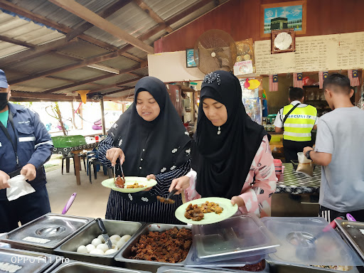 Nasi Campur Kak Zah