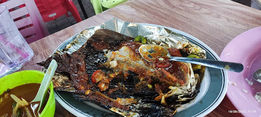 Warung Kak Long