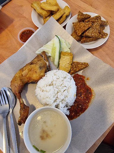 Restoran #7 Beradik • Senai