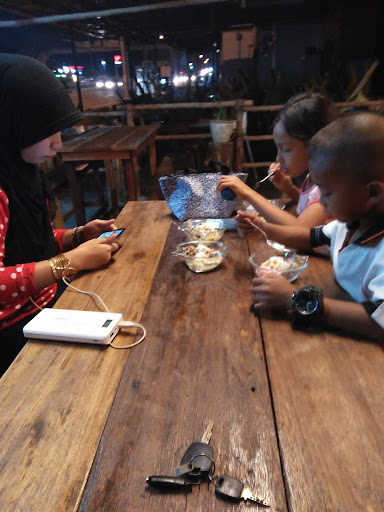 MEGA REST (Nasi Ayam, Nasi Berlauk) MEGA REST (Nasi Ayam, Nasi Berlauk)
