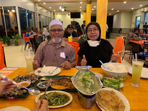 Man & Milah Medan Selera Ikan Bakar