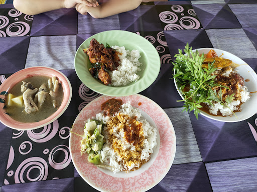 Maksu Linda Gulai Ayam Kampung