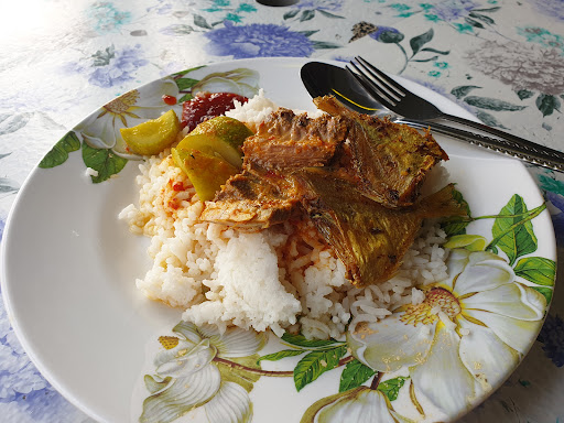 Kedai Makan Dollah & Keluarga