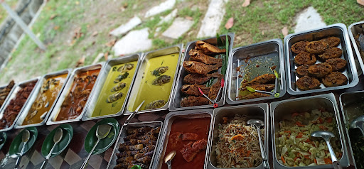 Warung Kak Lin Nasi Campur • Masakan Kampung