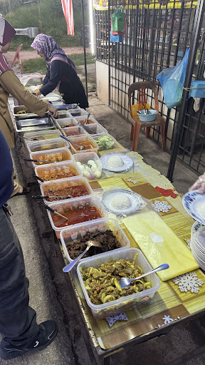 PEK NGA IKAN SEKOQ / NASI LEMAK MALAM