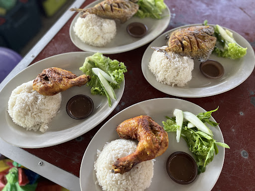 Restoran Bawal Goreng Panas Simpang Lawin, Kuala Kangsar