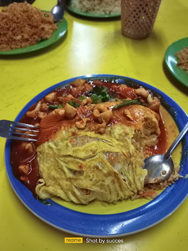 Restoran Senandung - Nasi Gunung Famous