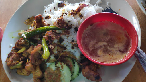 Usop Pattani KakMah Nasi Daging Ayam Kunyit