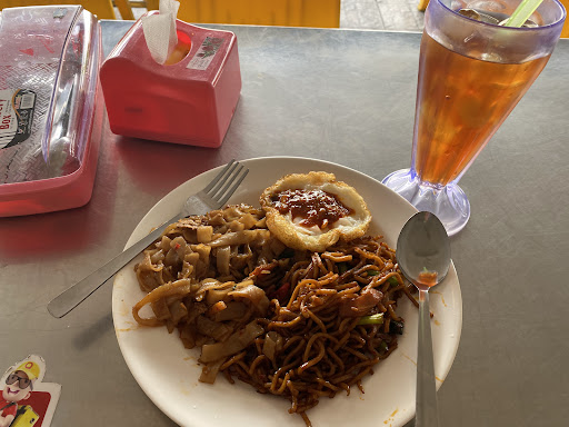 Kak Noor Cafe (Nasi Campur Selera Kampung)