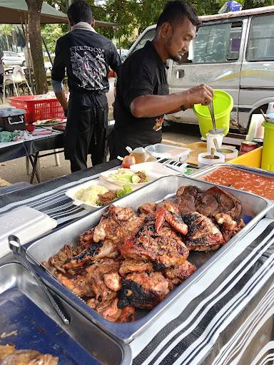 Nasi Ayam (Gerai)