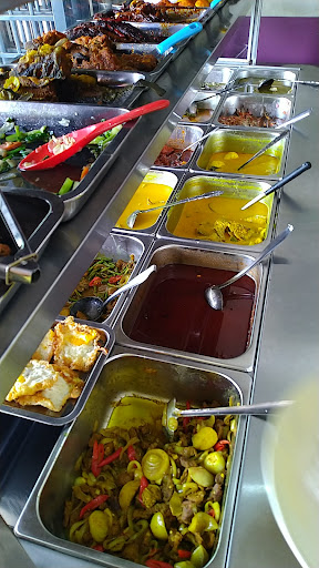 Restoran Kak Moh (Nasi Campur & Masakan Panas)