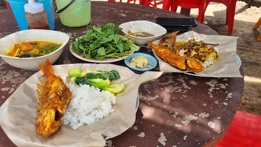 Kedai Makan Pantai Paka