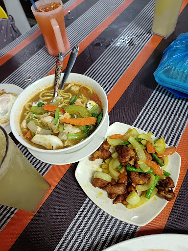 Dee Beach Tomyam Seafood, Mersing. Dee Beach Tomyam Seafood, Mersing.