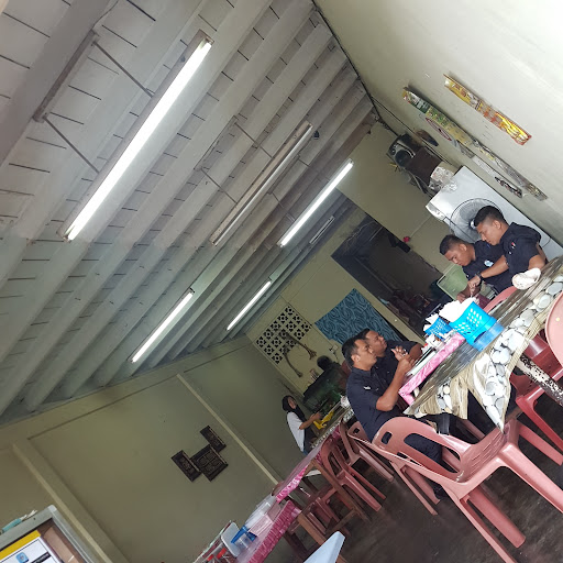 Kedai Makan Tepian Sungai