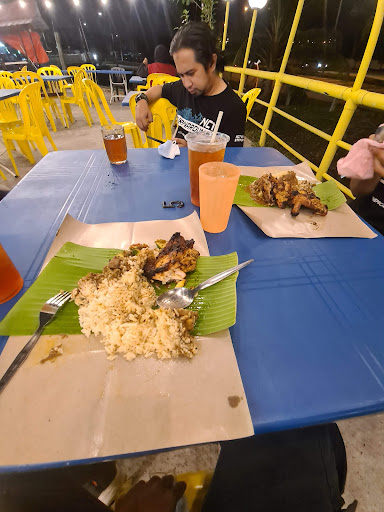 KEDAI NASI BERLAUK DAUN PISANG TAMAN SCIENTEX