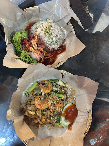 Kedai makan warisan kayu
