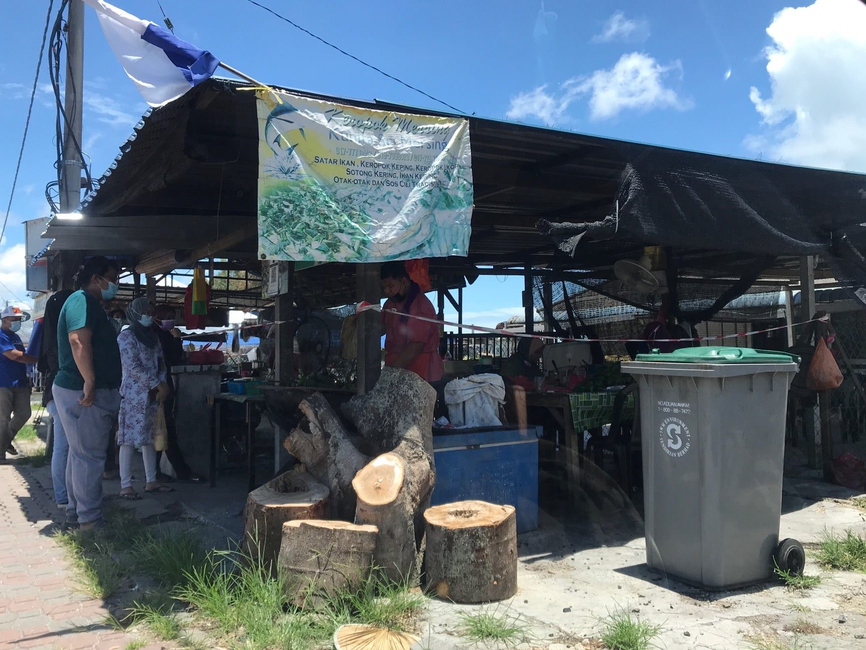 Warung Tepi Kubur Kampung makam 1 warung tepi kubur kampung makam